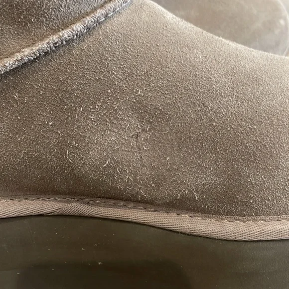 UGG WOMEN'S CLASSIC MINI PLATFORM BOOTS - Picture 12 of 16